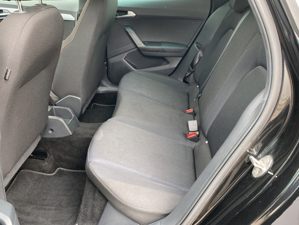 Seat Arona (03/2025, Benzin)