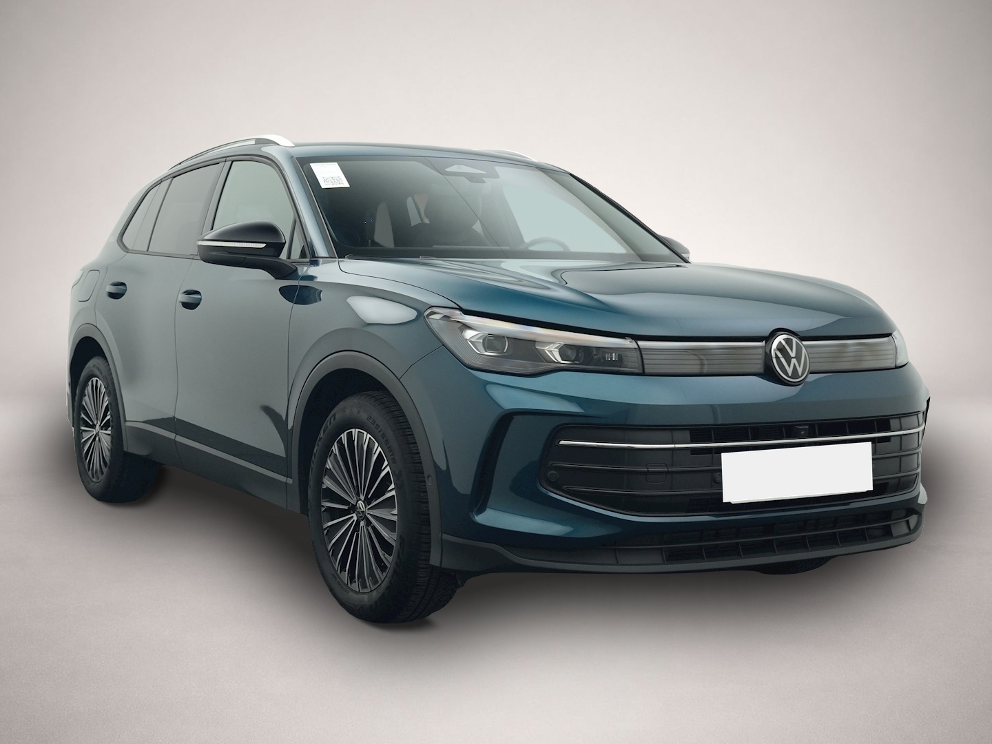 Volkswagen Tiguan (10/2025, Benzin)