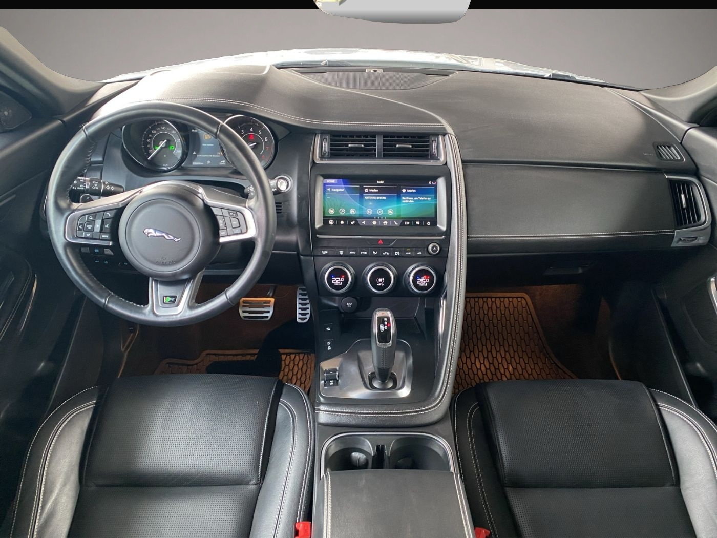 Jaguar E-Pace (10/2020, )