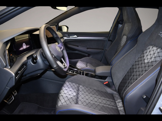Volkswagen Golf (08/2025, )