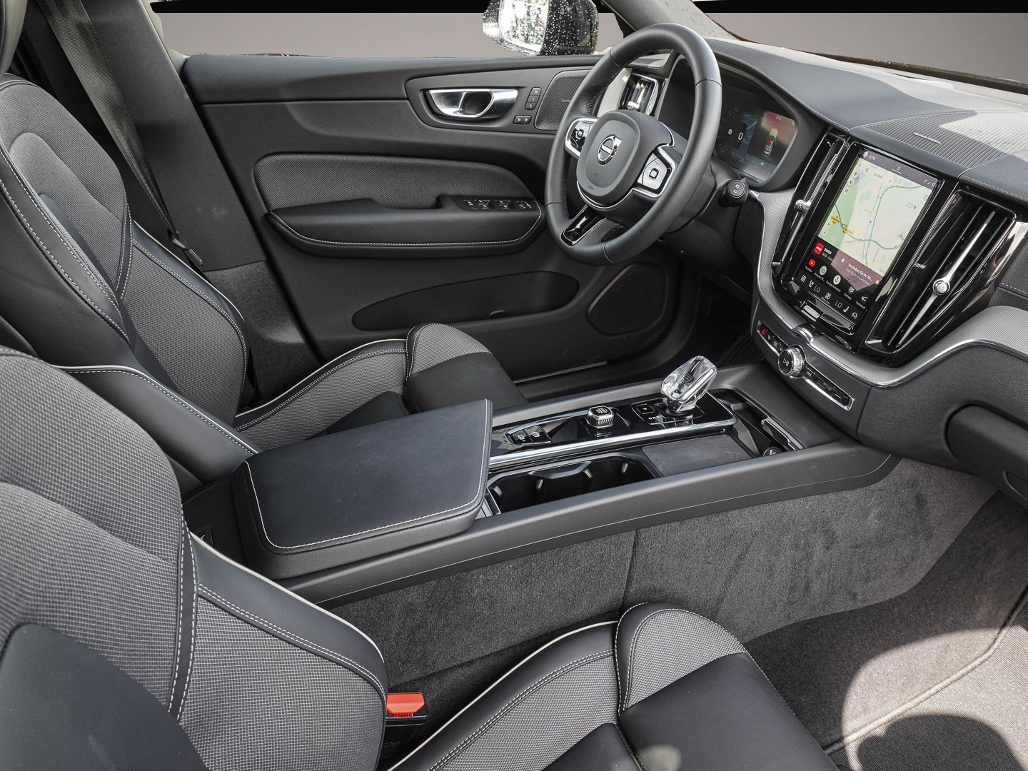 Volvo XC60 (08/2024, )