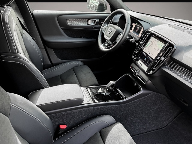 Volvo XC40 (12/2023, Benzin)