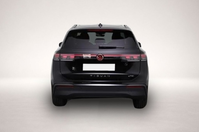 Volkswagen Tiguan (10/2025, Benzin)