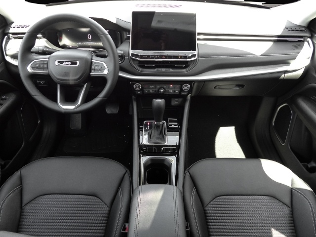 Jeep Compass (06/2023, Benzin)