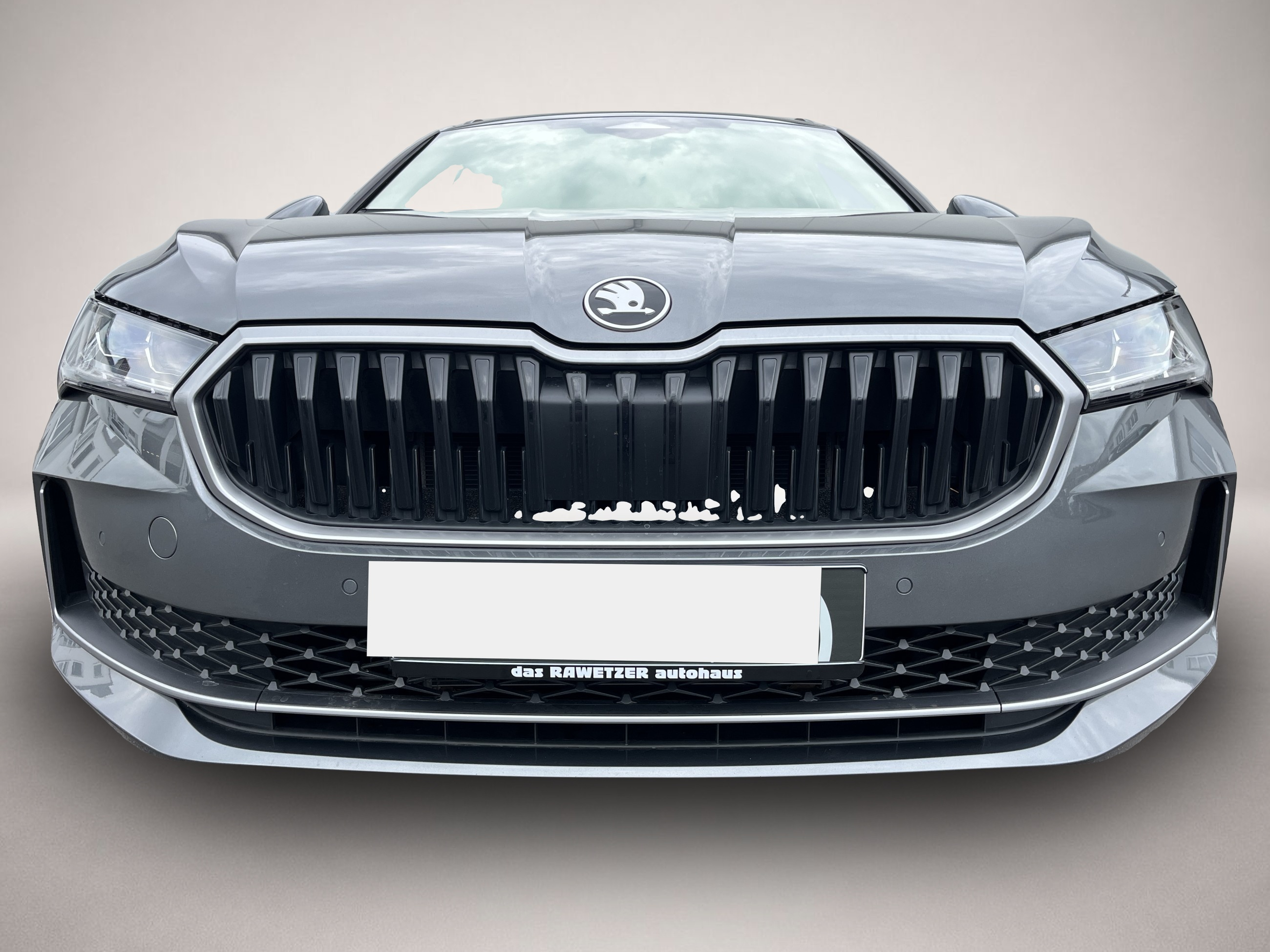 Skoda Superb (09/2025, Benzin)
