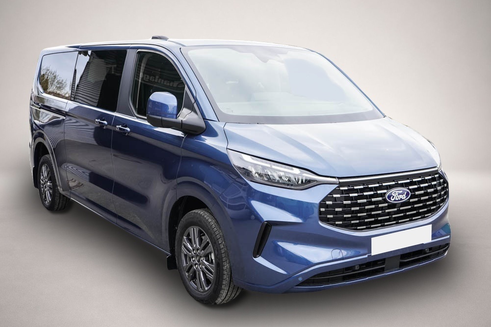 Ford Tourneo Custom (01/2026, Diesel)