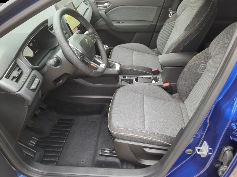 Renault Captur (03/2026, Benzin)