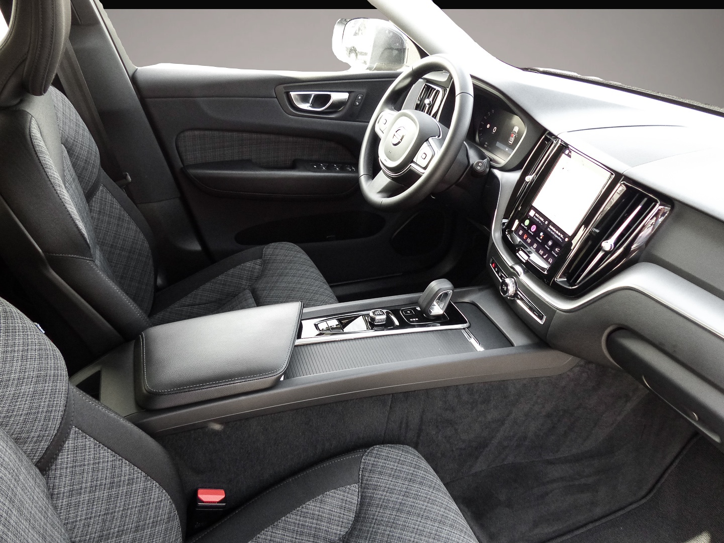 Volvo XC60 (03/2023, Benzin)