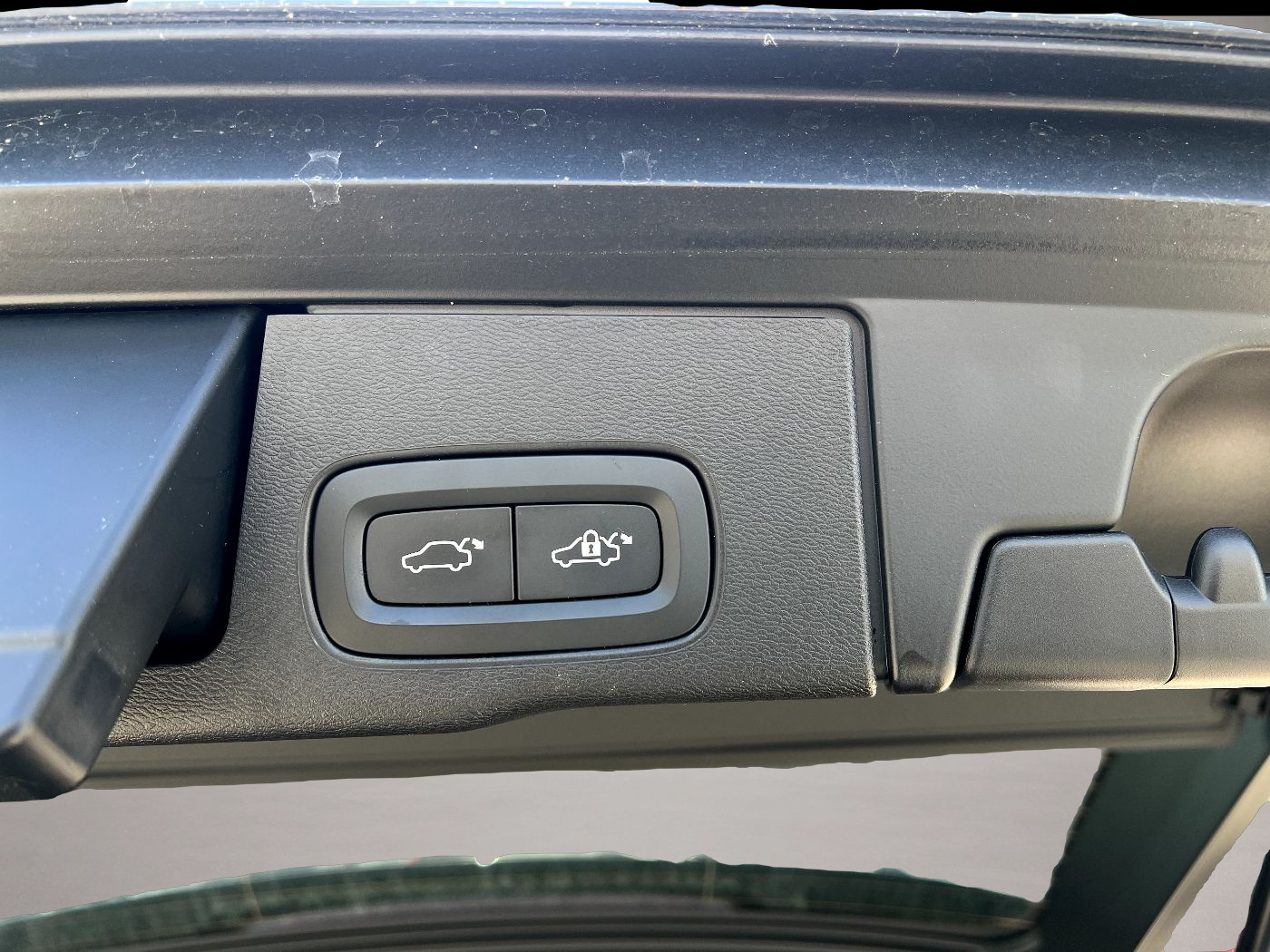 Volvo XC60 (05/2022, )