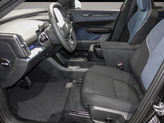 Volvo EX30 (06/2025, ELECTRIC)