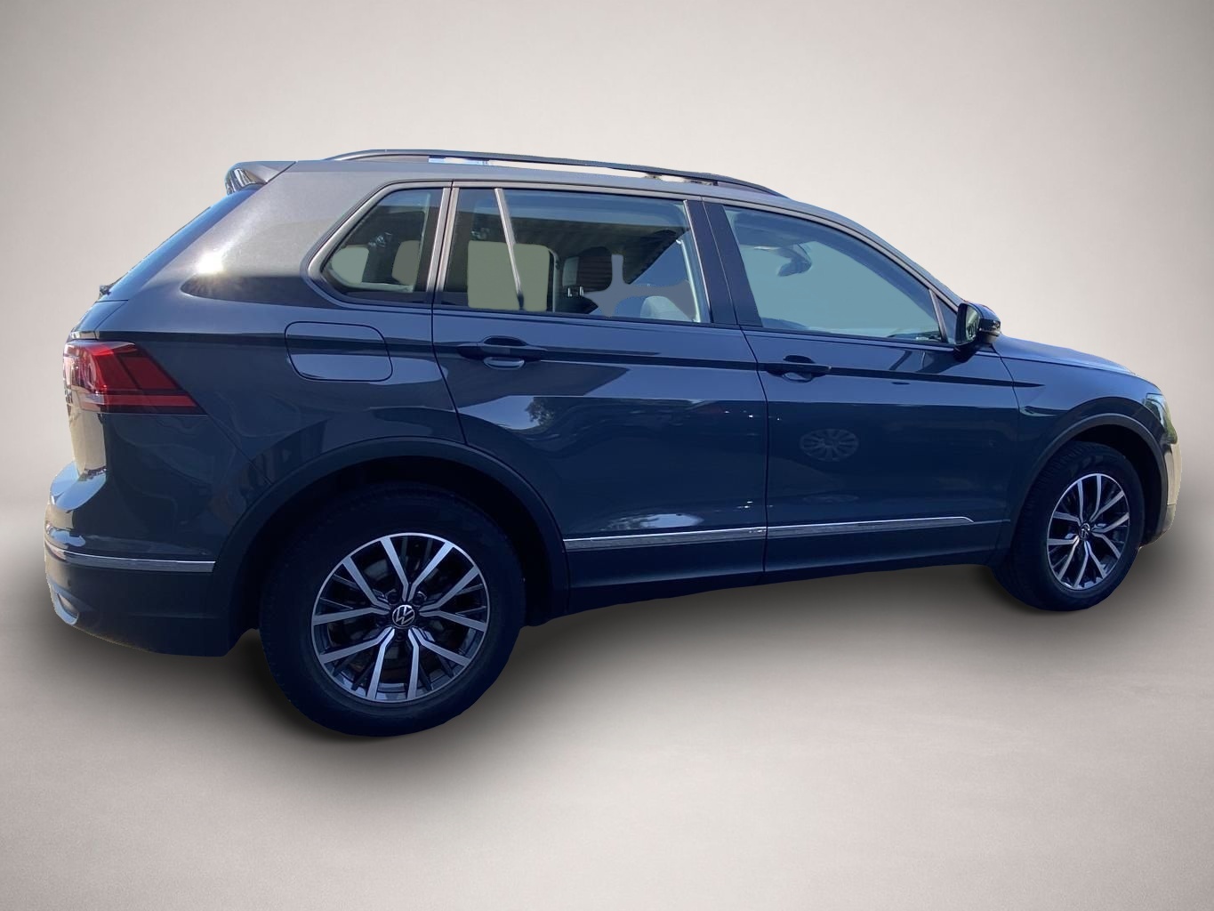 Volkswagen Tiguan (02/2023, )