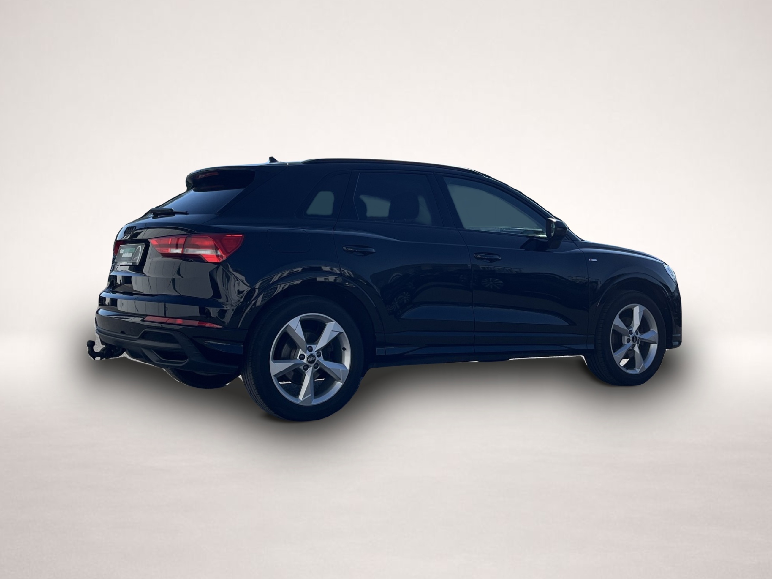 Audi Q3 (12/2022, Benzin)