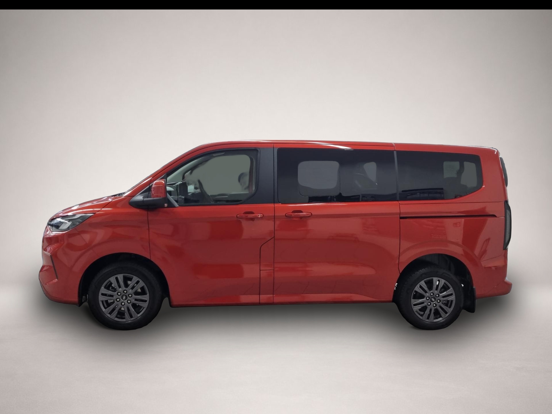 Ford Tourneo Custom (01/2026, Diesel)