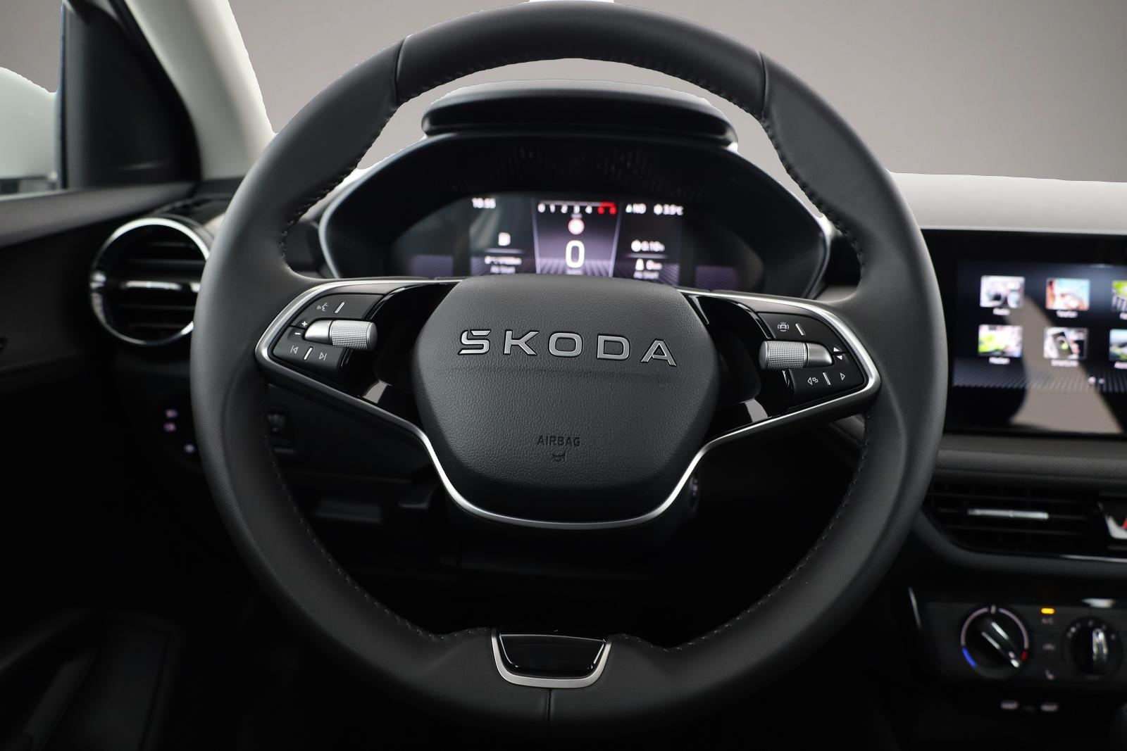 Skoda Fabia (11/2025, Benzin)