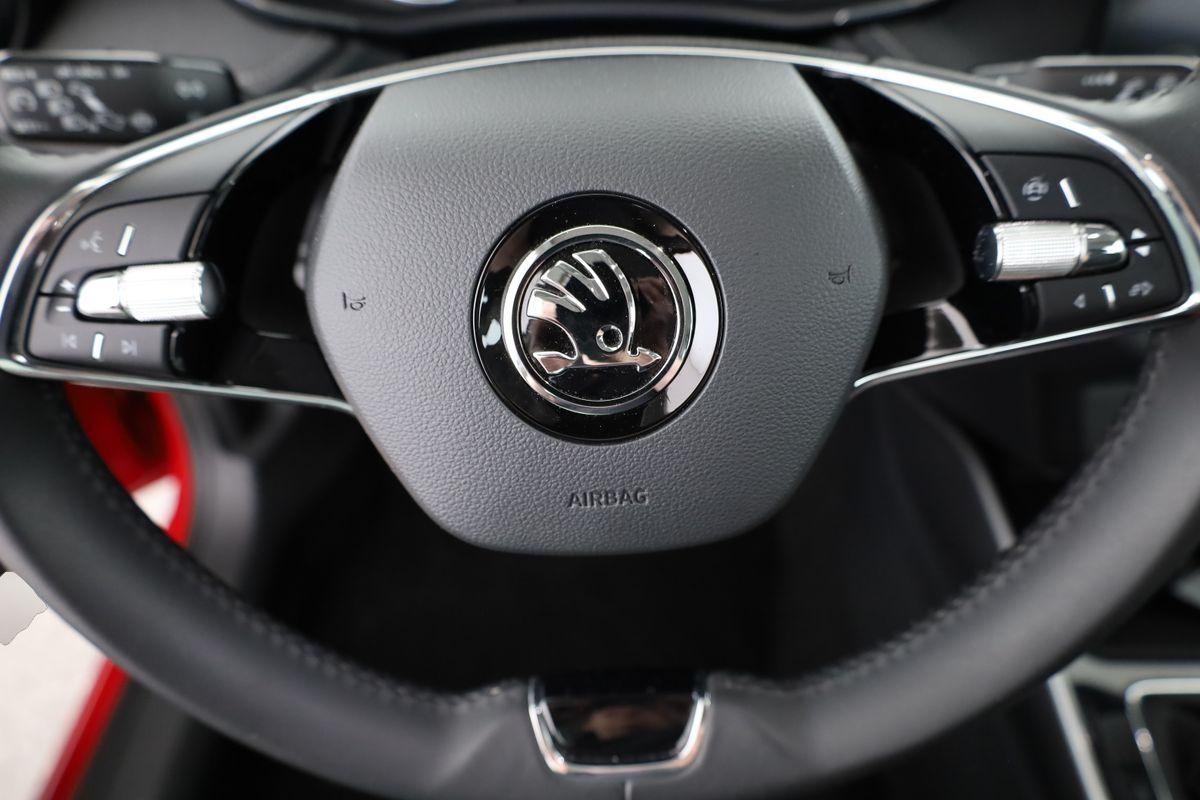 Skoda Fabia (10/2021, Benzin)