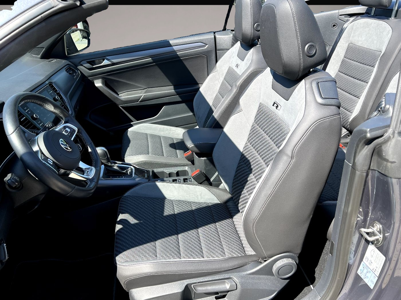 Volkswagen T-Roc (03/2022, Benzin)