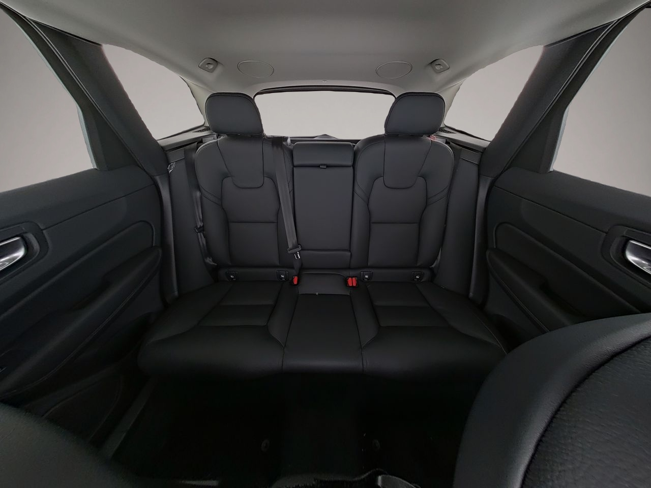 Volvo XC60 (05/2025, Benzin)