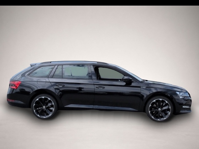 Skoda Superb (04/2023, Benzin)