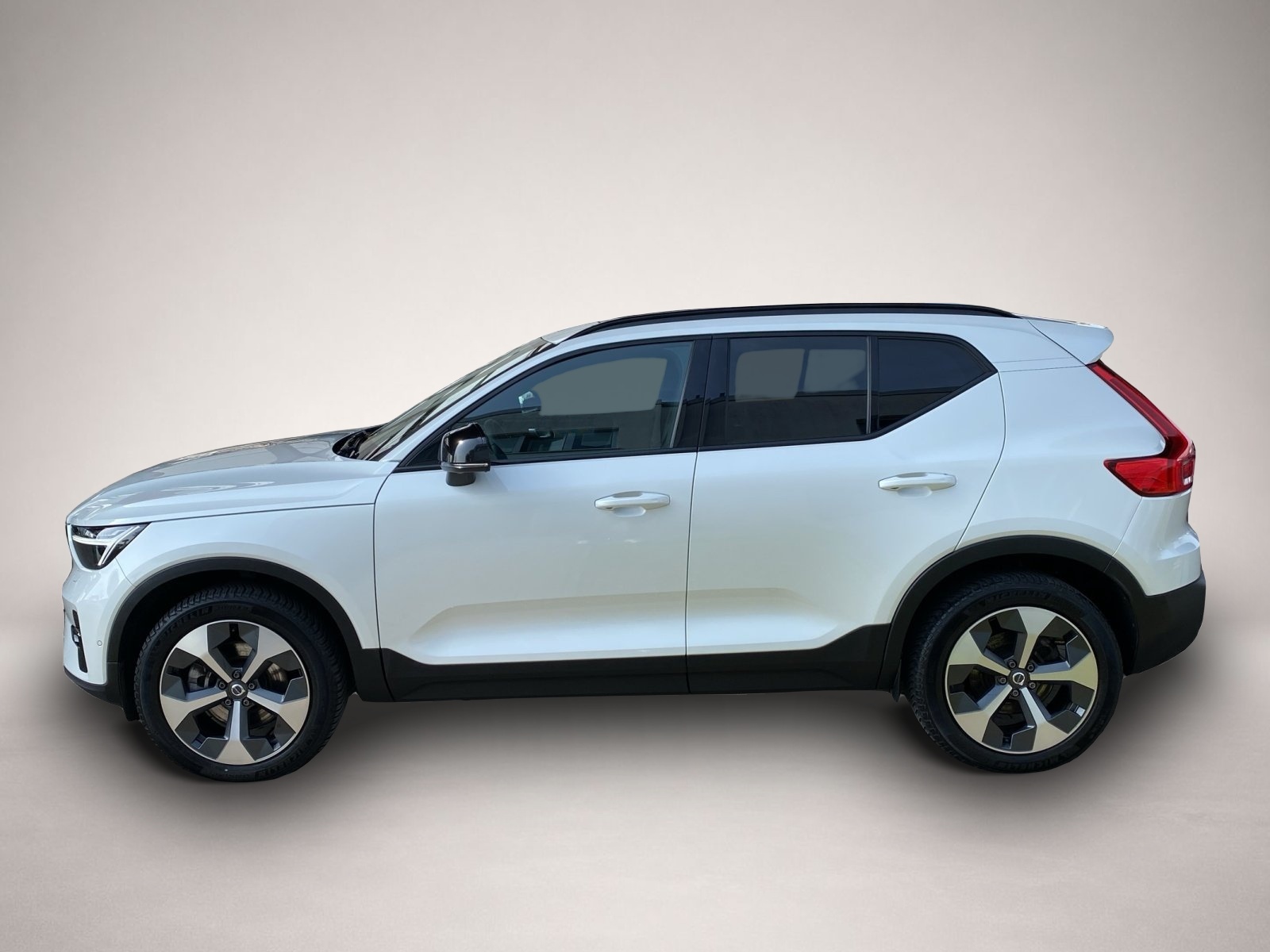Volvo XC40 (12/2023, Benzin)