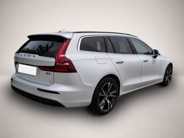 Volvo V60 (05/2024, Benzin)