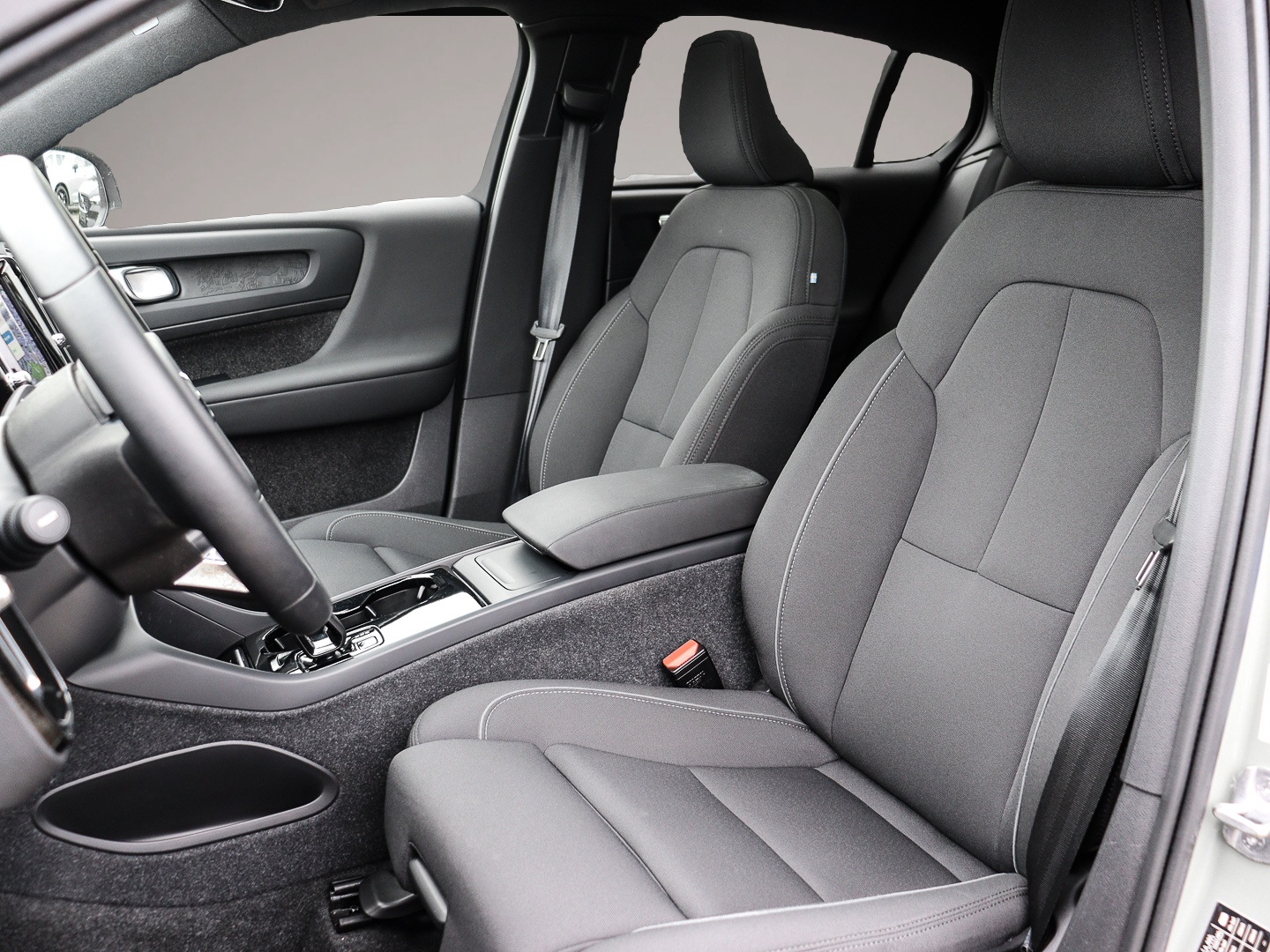 Volvo C40 (04/2024, ELECTRIC)