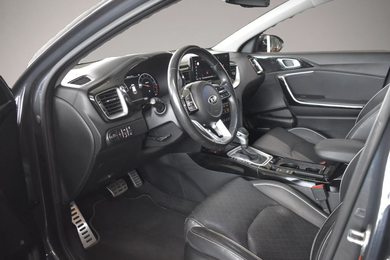 KIA cee'd / Ceed (11/2020, Benzin)