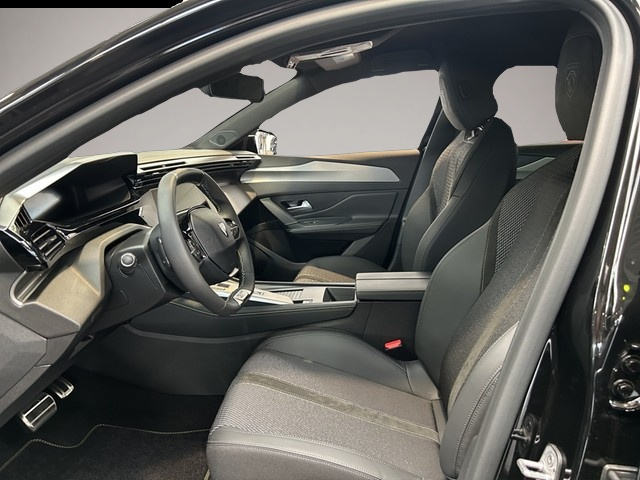 Peugeot 308 (10/2025, Benzin)