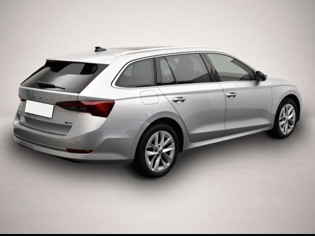 Skoda Octavia (02/2024, Benzin)
