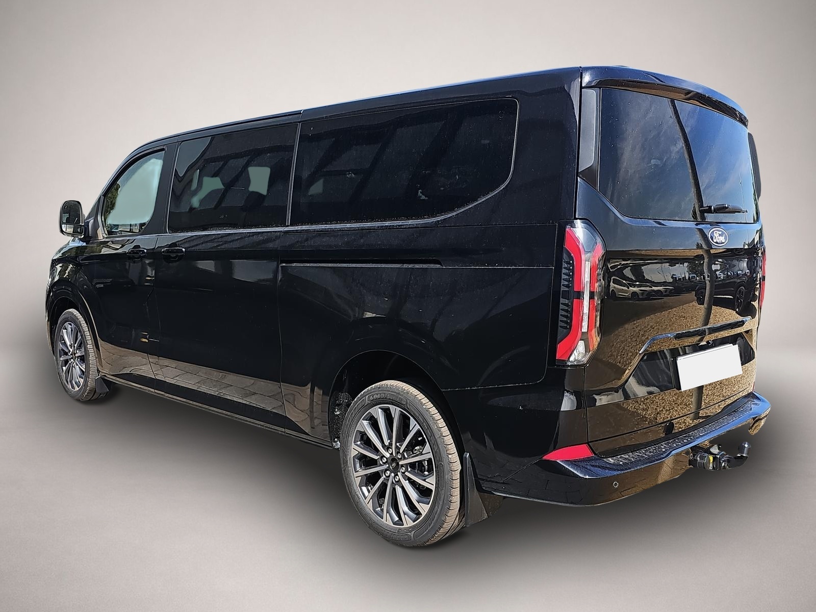 Ford Tourneo Custom (04/2025, Diesel)