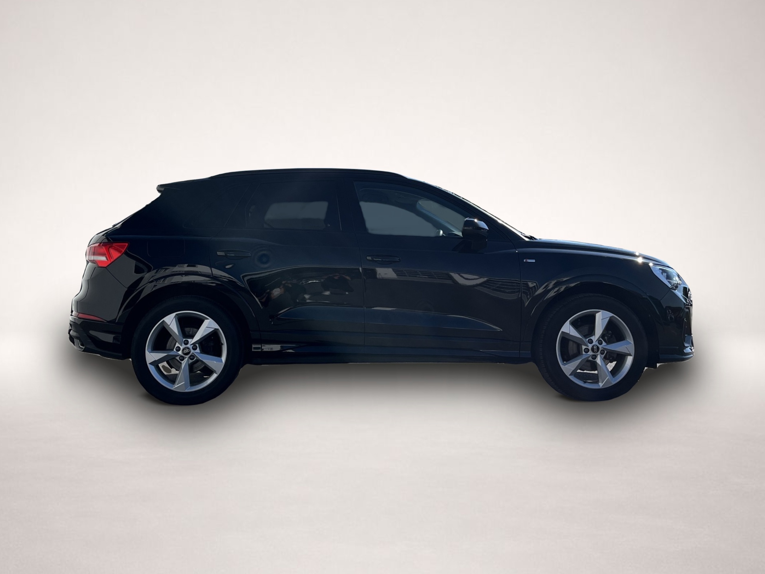 Audi Q3 (12/2022, Benzin)