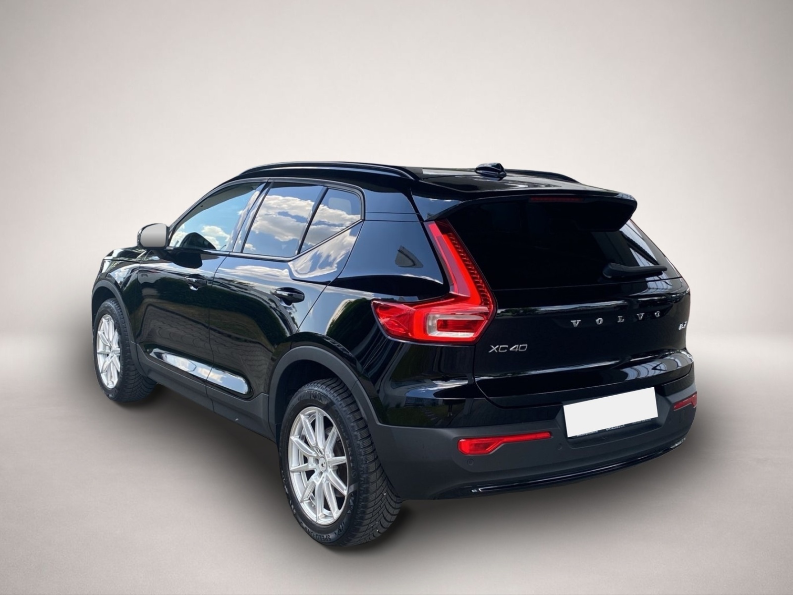 Volvo XC40 (04/2023, Benzin)