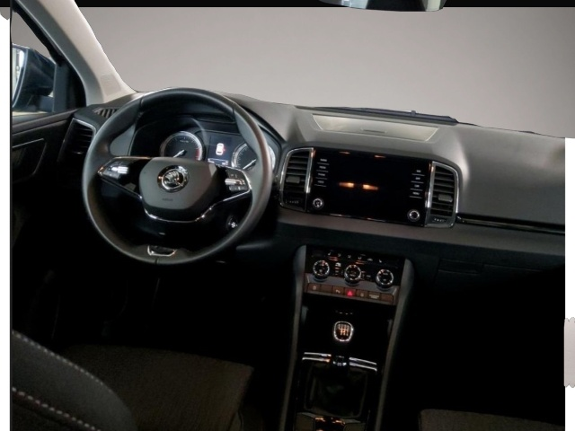 Skoda Karoq (12/2021, Benzin)