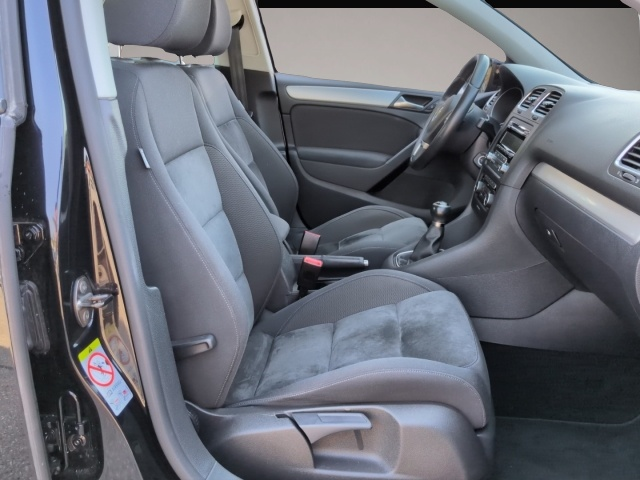 Volkswagen Golf (06/2011, Benzin)