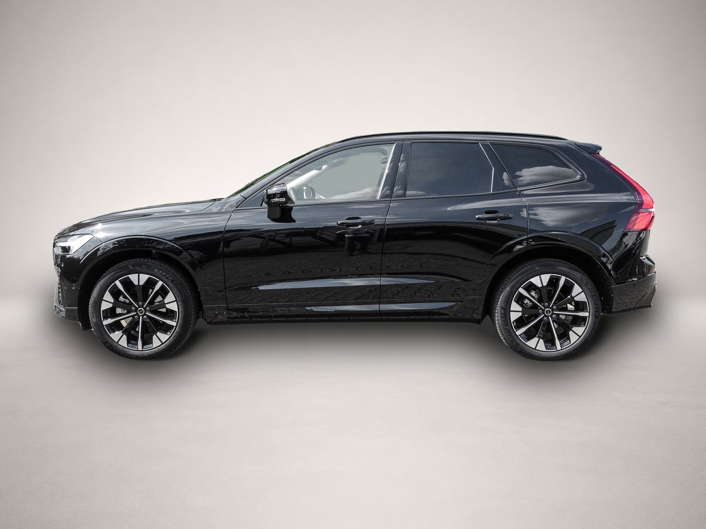 Volvo XC60 (06/2025, Benzin)