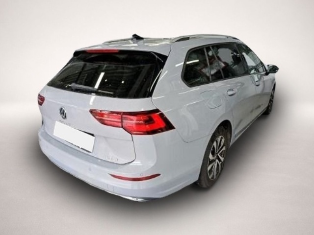 Volkswagen Golf (06/2023, Benzin)