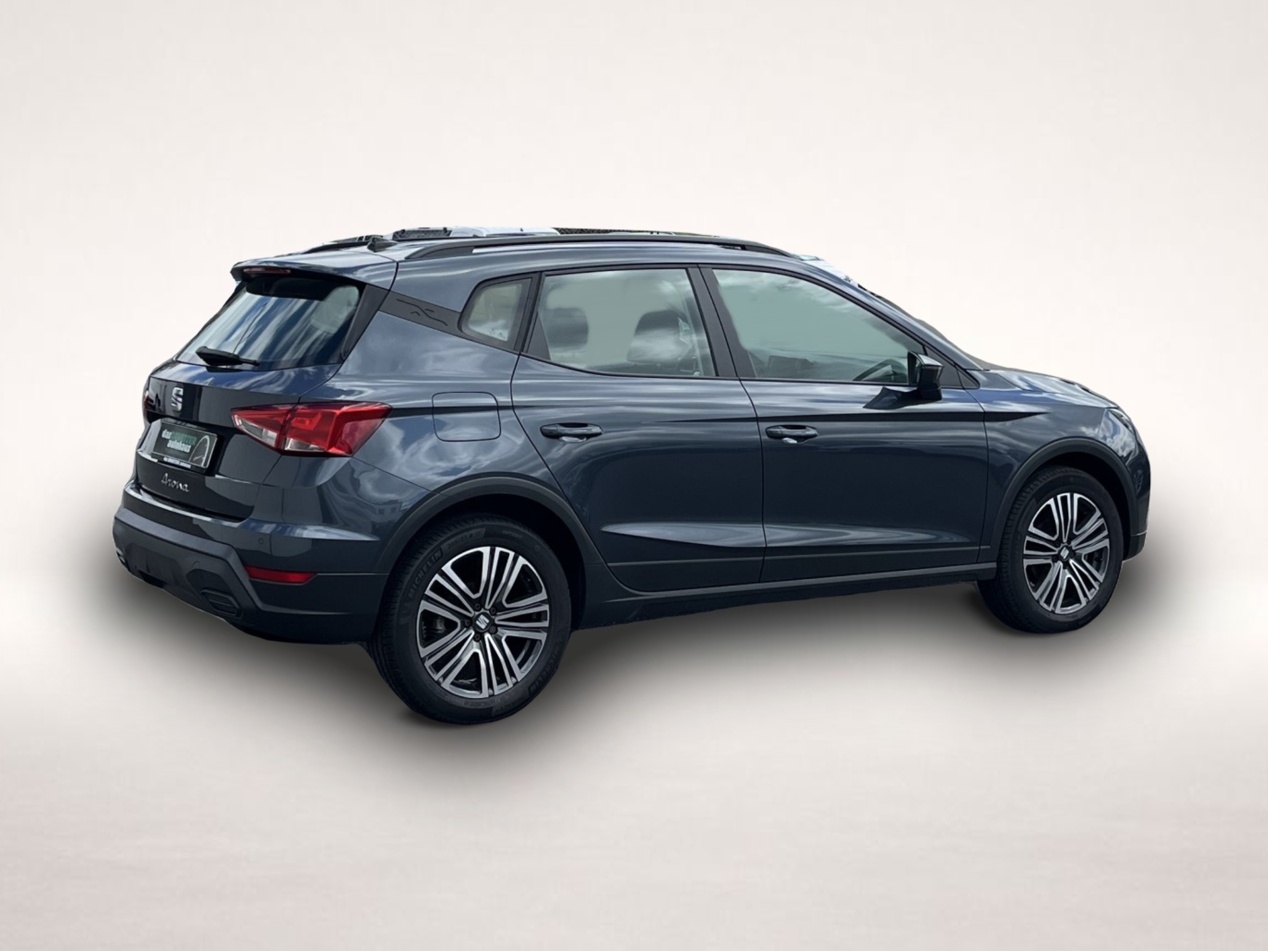 Seat Arona (04/2024, Benzin)