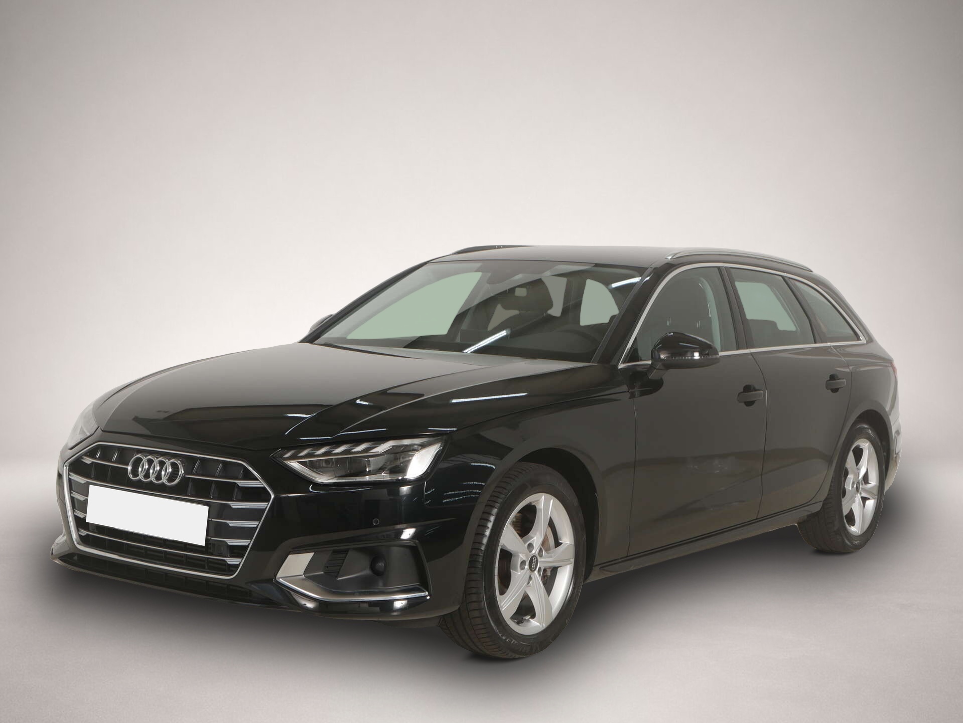 Audi A4 (07/2023, Benzin)