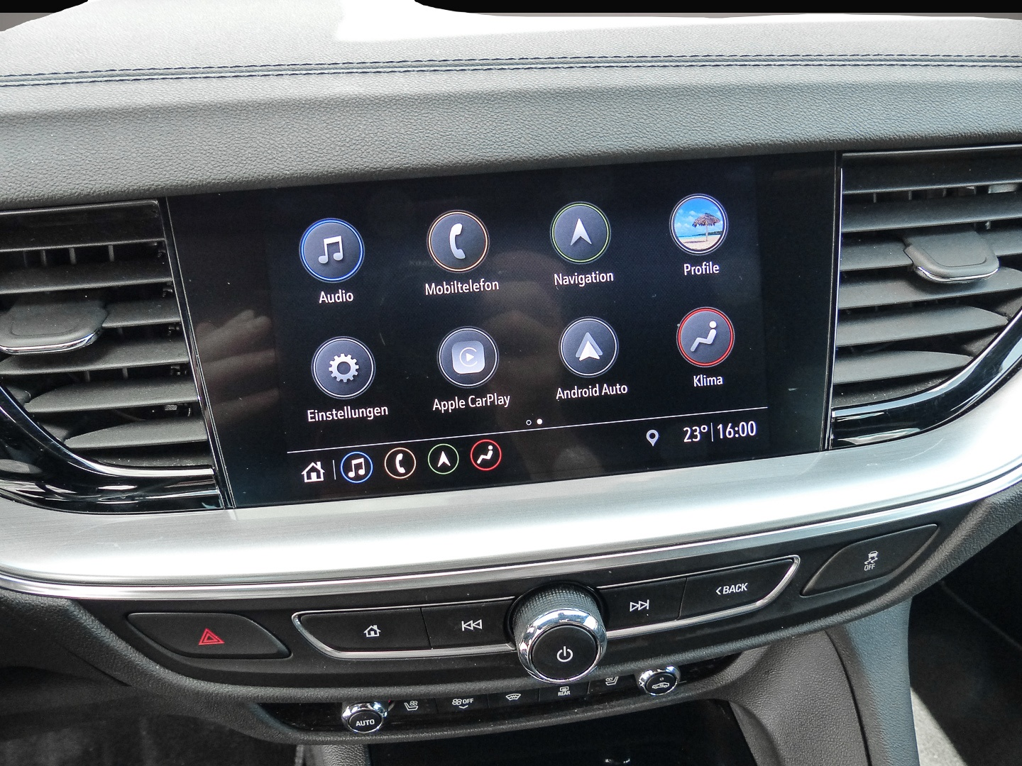 Opel Insignia (11/2020, Benzin)