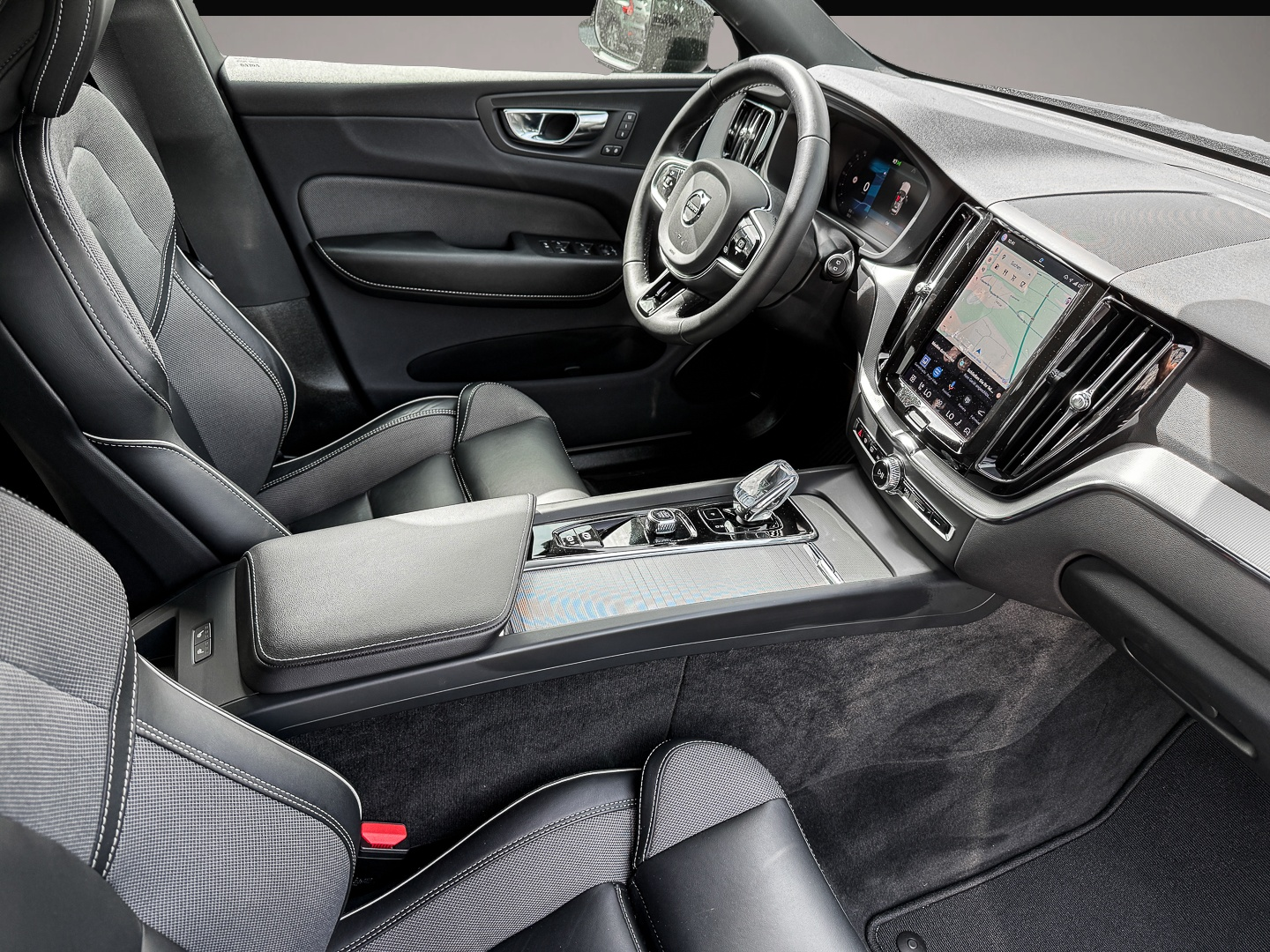 Volvo XC60 (03/2024, Benzin)