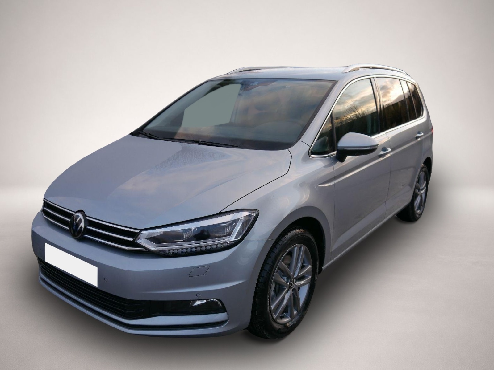Volkswagen Touran (06/2026, Benzin)