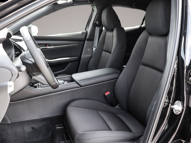 Mazda 3 (08/2025, Benzin)