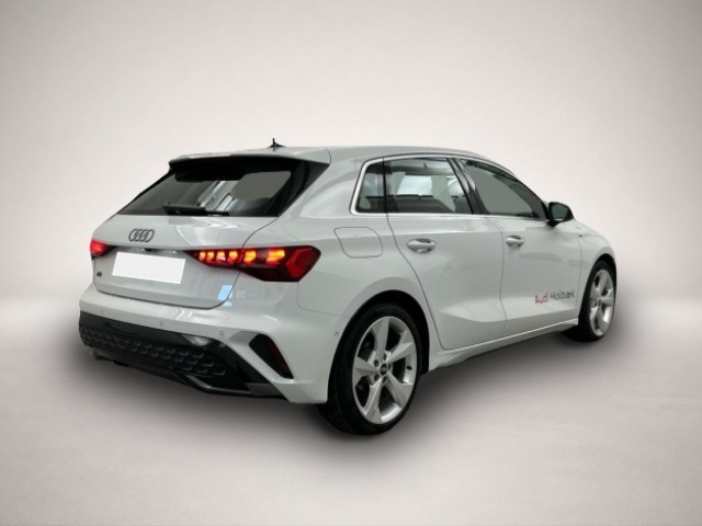 Audi A3 (10/2025, Benzin)