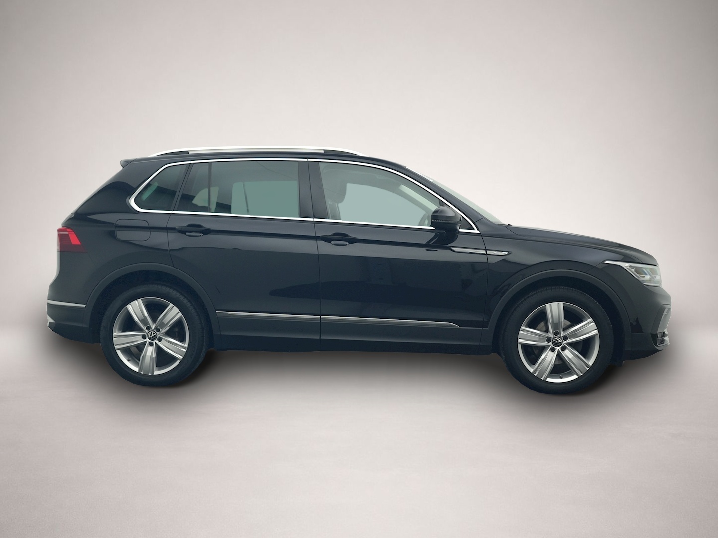 Volkswagen Tiguan (03/2021, Benzin)