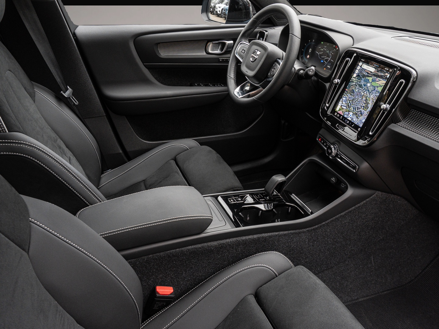 Volvo XC40 (12/2023, Benzin)