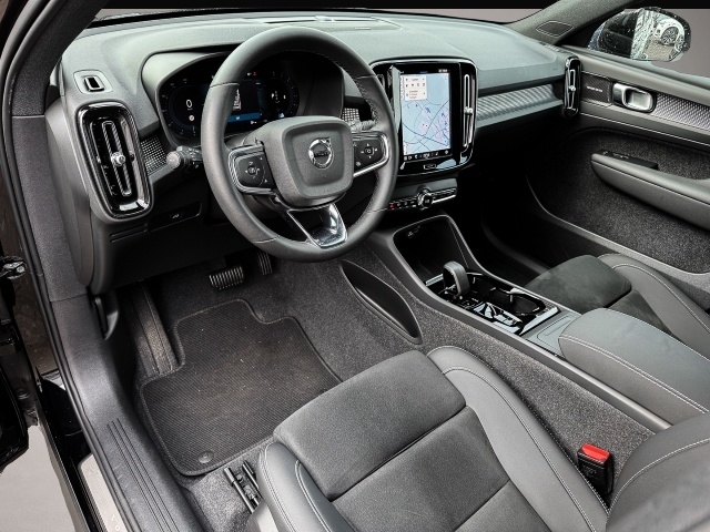 Volvo XC40 (12/2023, Benzin)