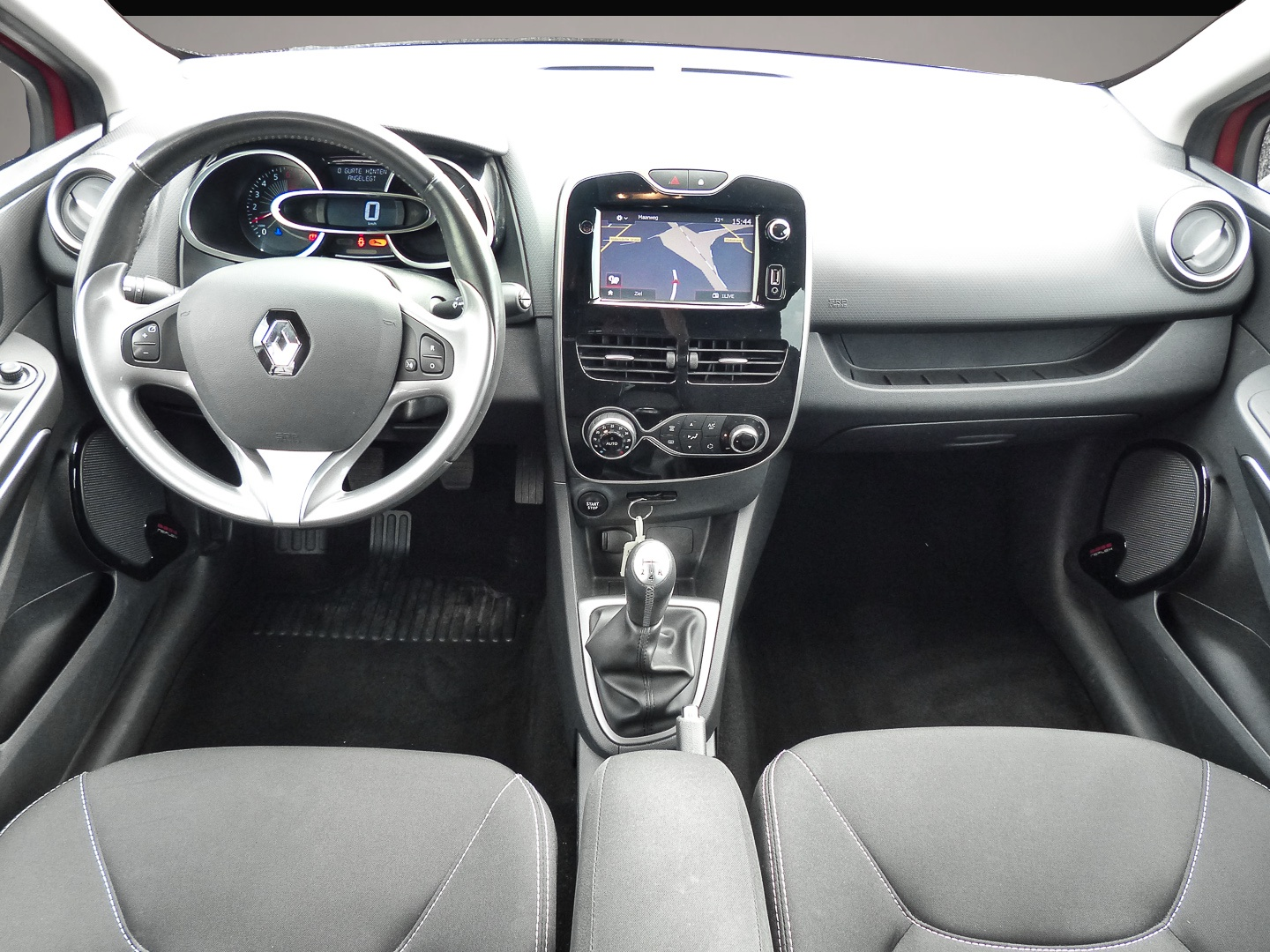 Renault Clio (06/2016, Benzin)