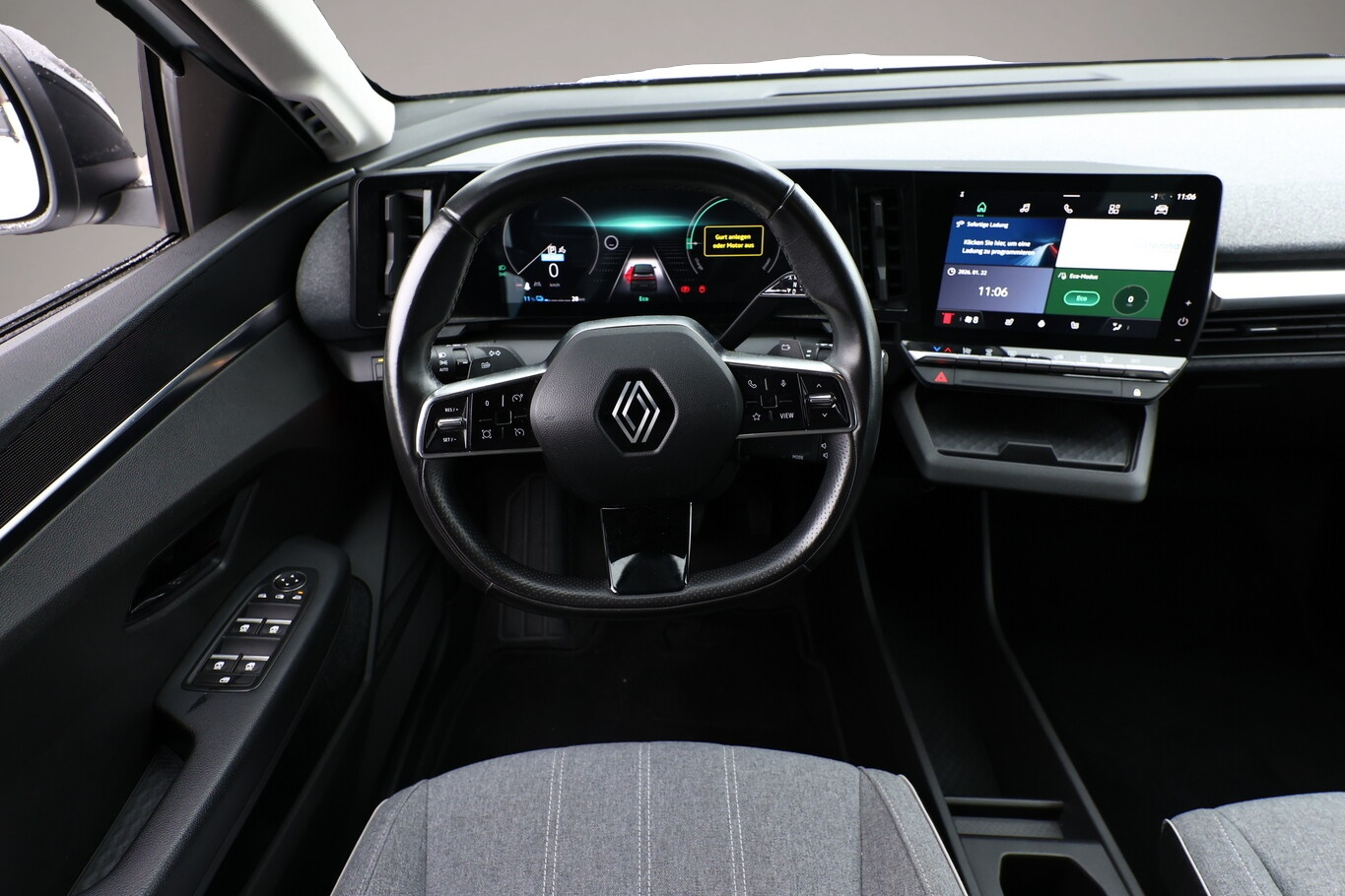 Renault Megane E-TECH (12/2022, ELECTRIC)