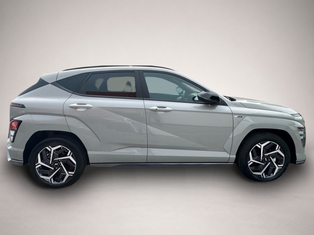 Hyundai KONA (04/2026, Benzin)