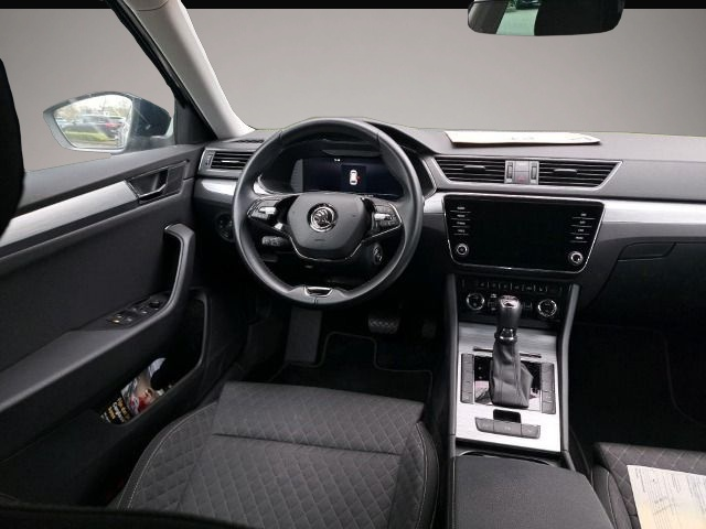 Skoda Superb (06/2022, Benzin)