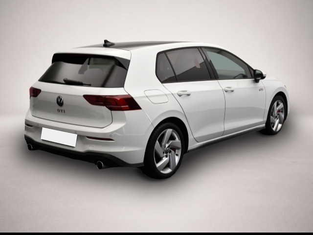 Volkswagen Golf (11/2025, Benzin)